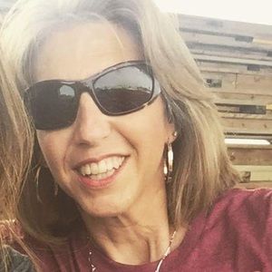 Meet your Posher, Leslie